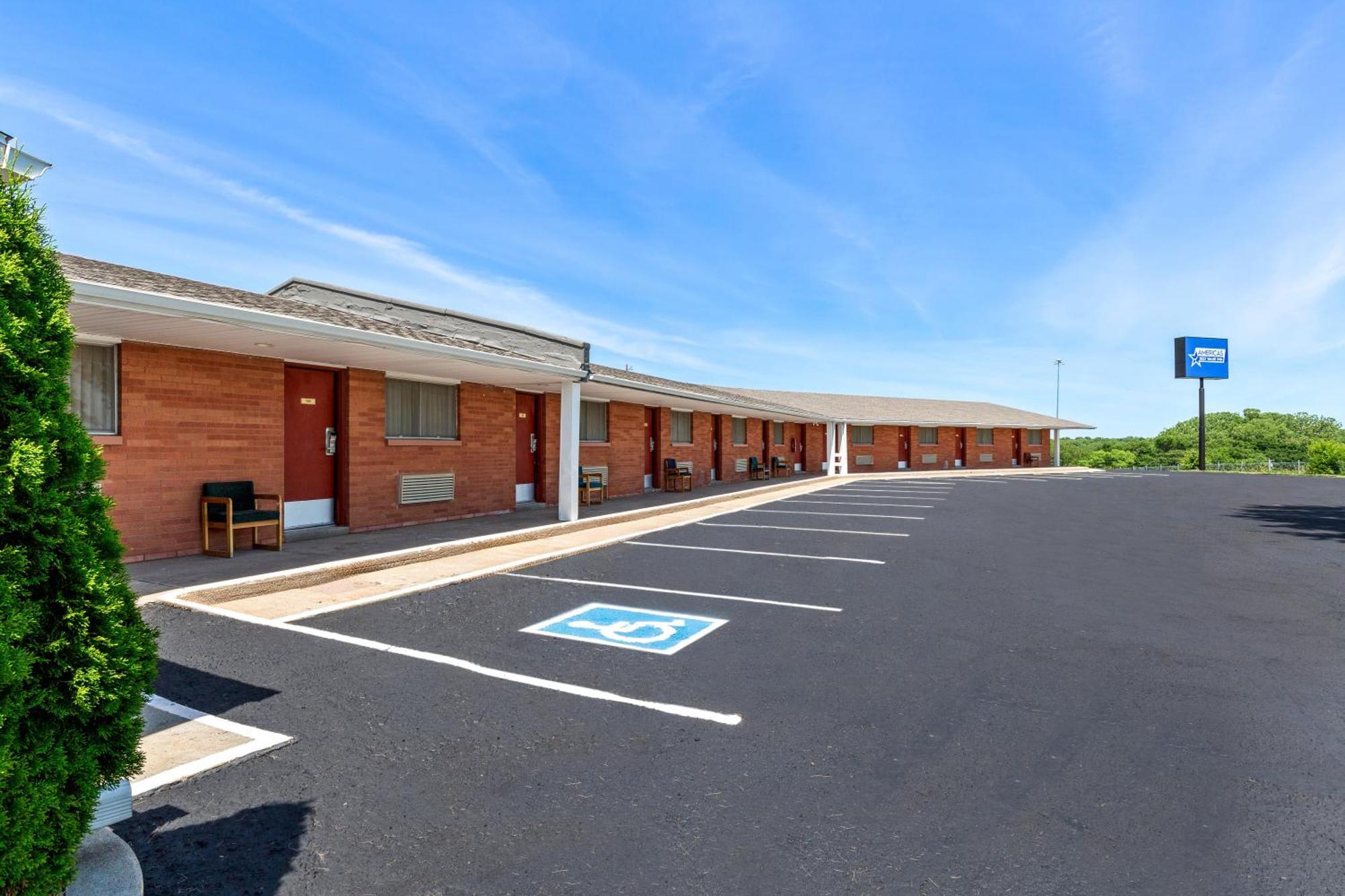Americas Best Value Inn Belleville Esterno foto