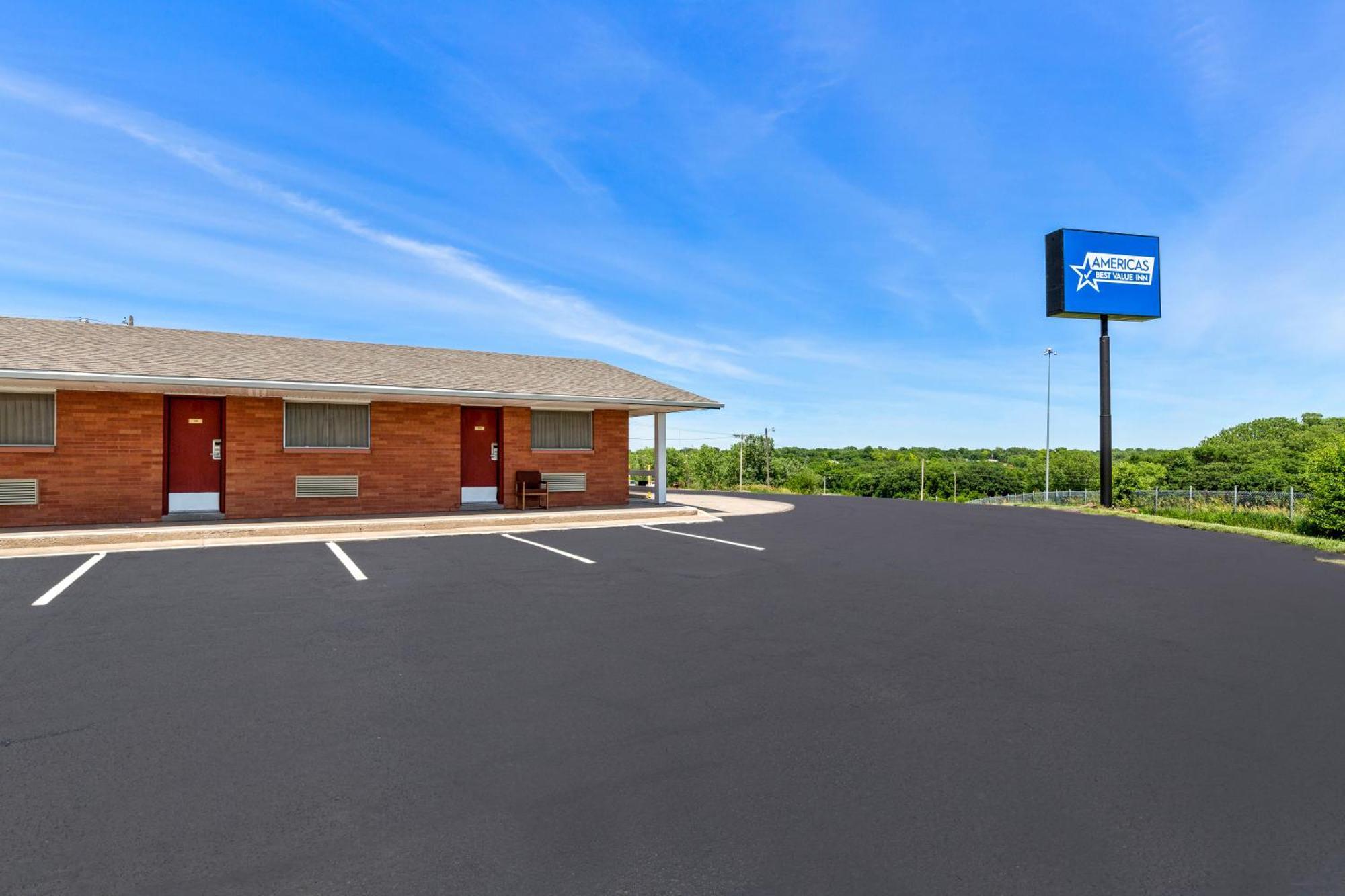 Americas Best Value Inn Belleville Esterno foto